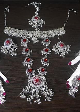 Шикарный комплект индийских украшений (ожерелье, сережки, тика, браслеты). украшение к сари индийскому
