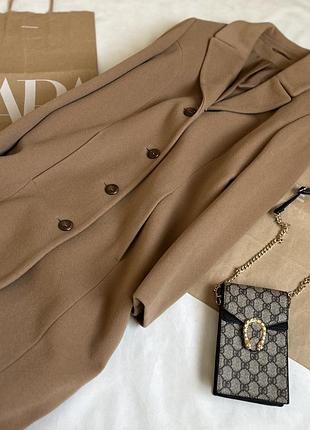 Базове бежеве пальто кашемір вовна італія.