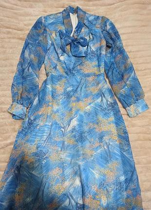 Винтажное голубое длинное платье макси с длинным рукавом с бантом аскот