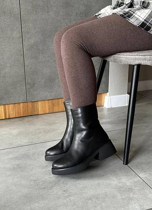 Женские ботинки