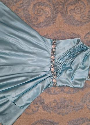 Нарядное платье цвета морской волны