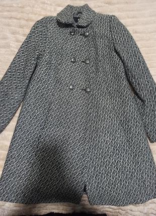 Осеннее серое пальто мини на пуговицах