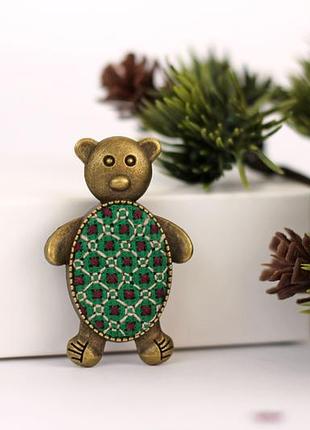 Вышитая брошь-медведь / брошка с вышивкой / брошь в этностиле