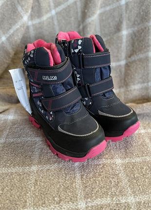 Зимові черевики для дівчинки