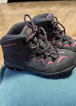 Кросівки трекингові висикі 37,5 24см