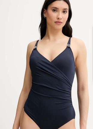 Качественный сдельный купальник черного цвета с запахом и кольцами на бретелях, l- dd/l-e