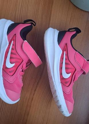 Кроссовки на девочку