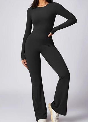 Женский комбинезон цельный с открытой спиной, клеш