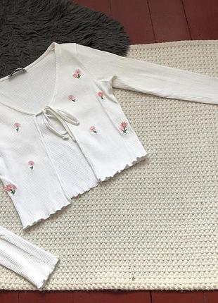 Топ на завʼязку з довгим рукавом з вишивкою