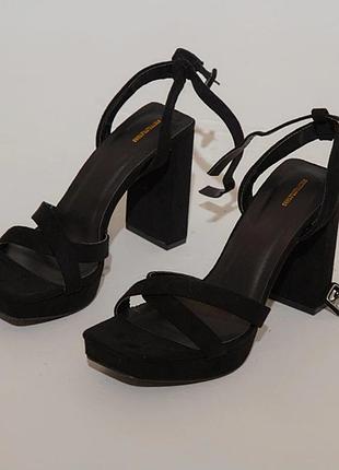 Босоножки 40р prettylittlething