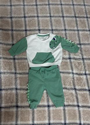 Костюм з динозавром на флісі primark