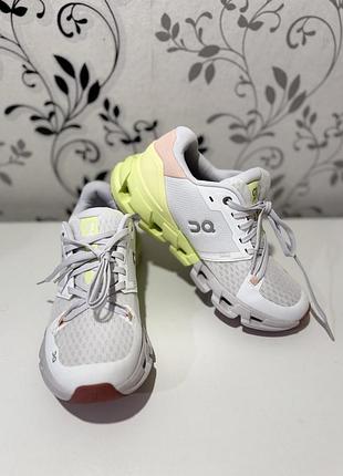 Кроссовки on w cloudflyer 4