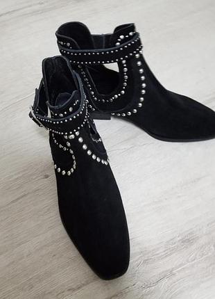 Новые ботиночки, витиеватостью кожаные