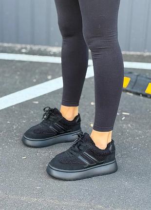 Женские кроссовки на зиму