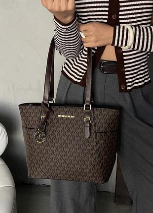 Женская сумка michael kors charlotte top zip tote shoulder bag коричневая