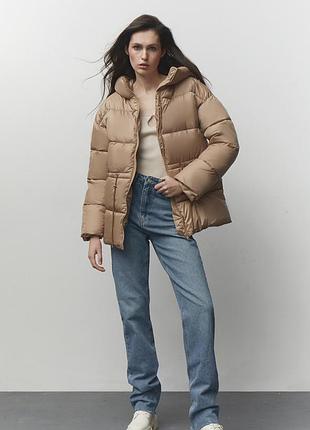 Стильний брендовий бежевий пуховик високої якост,розмір м/l