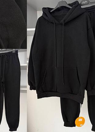 Красивий костюм на флісі