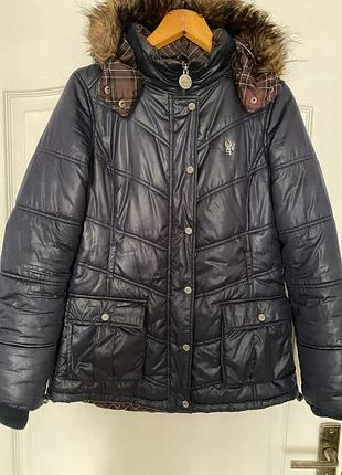 Тепла жіноча куртка. застібка на змійку та кнопки.сьемний капюшон. кармани по переду. розмір 38/m/46.