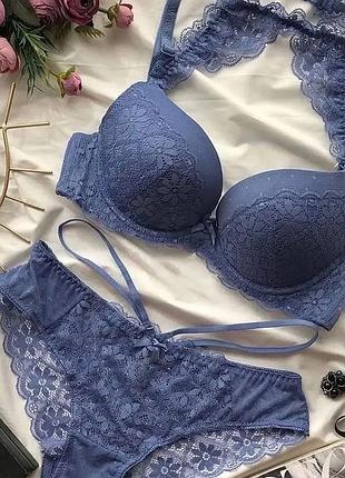 Комплект жіночої нижньої білизни з чокером на шию