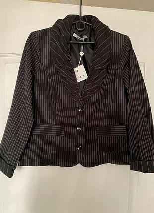 Жіночий піджак-жакет у смужку. з красивим драпіруванням на комірі. кармани по переду. розмір 38/m/46