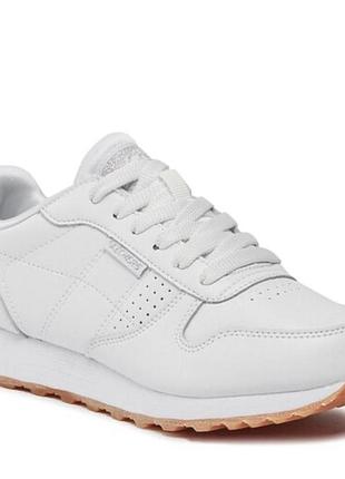 Кросівки фірми skechers