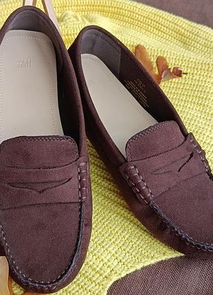 Легкие шоколадные лоферы