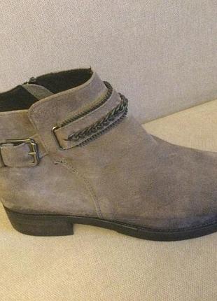 Майже нові стильні замшеві демісезонні напівчоботи відомого італійського бренду stilemoda