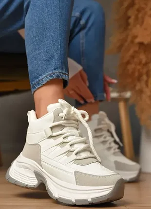 Кроссовки женские белого цвета на меху