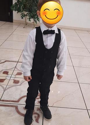 Нарядный костюмчик для мальчика