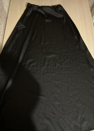 🖤 чорна атласна спідниця посадка: висока талія, на резинці та блискавці