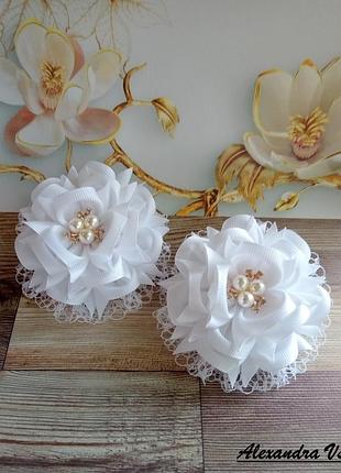 Белые банты в школу