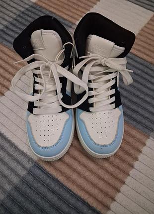 Высокие универсал кроссовки