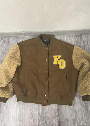 Продам курточку в гарному стані розмір м 38