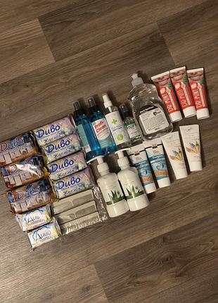 Гігієнічний набір, крем для рук, доглядовий набір, зубна паста, тверде мило, антисептик