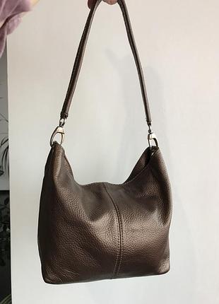 Сумка-тоут кожаная italian bags-стильная,базовая, мягкая, коричневая, плечо