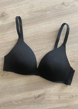 Чорний бюст з безшовною спинкою primark