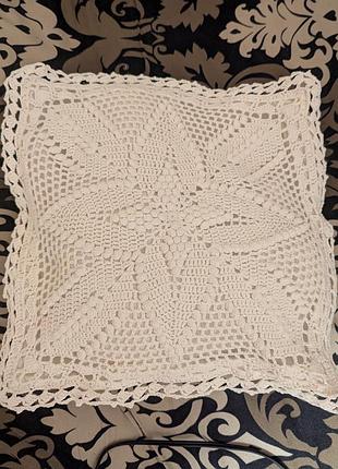 Белая наволочка вязаная крючком