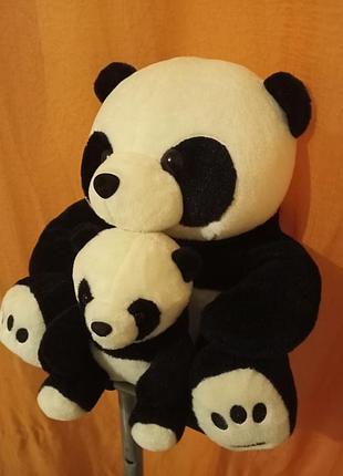 Панда мама та дитина