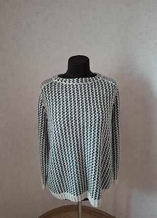 Красивый свитер bonita