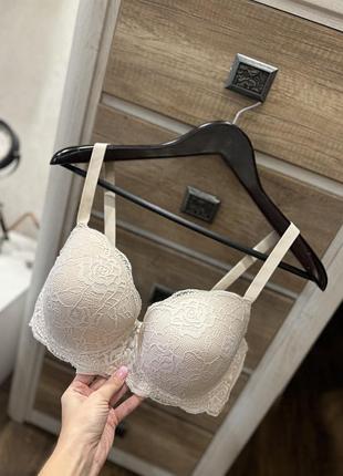 Бюст стильний