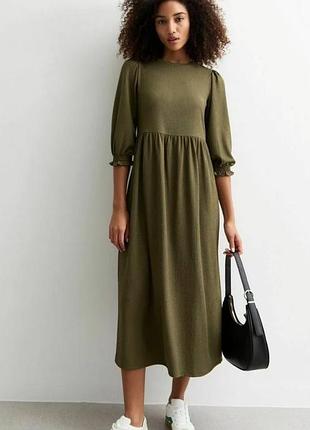 Платье с текстурированным принтом - макси-платье - хаки от new look