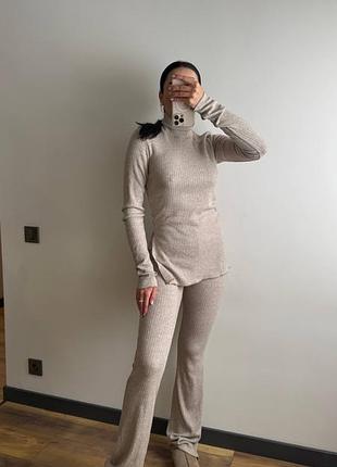 Базовый женский брючный костюм