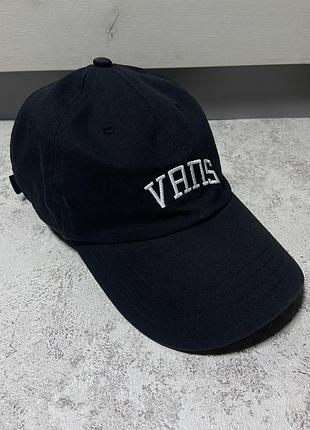 Кепка vans