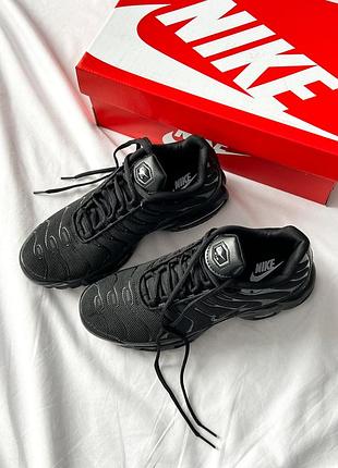 Nike air max plus 'triple black' 5
