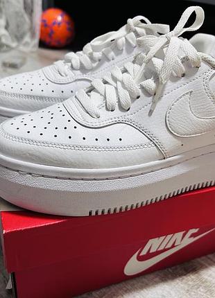 Жіночі кеди низькі nike nikedm0113-100 40 білі