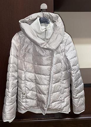 Жіноча куртка світло-оливкова, коротка