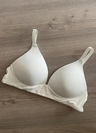 Білий мʼякий бюст без кісточок