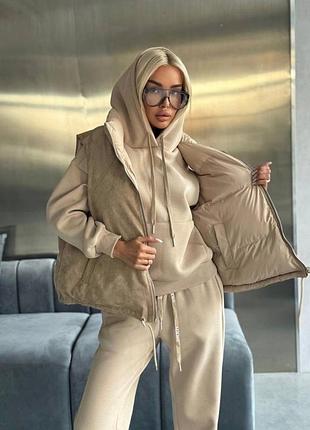 Женский костюм тройка 
 в трех цветах жилетка+худи+брюки