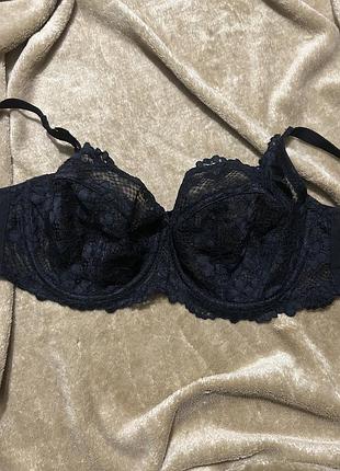 Бюстгалтер