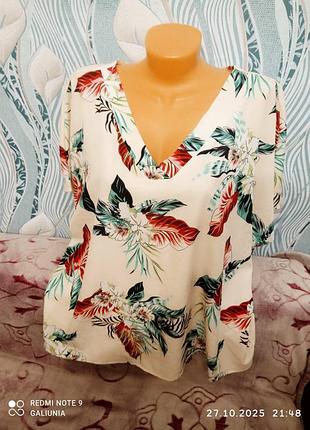 Стильная женская нарядная кофточка большого размера